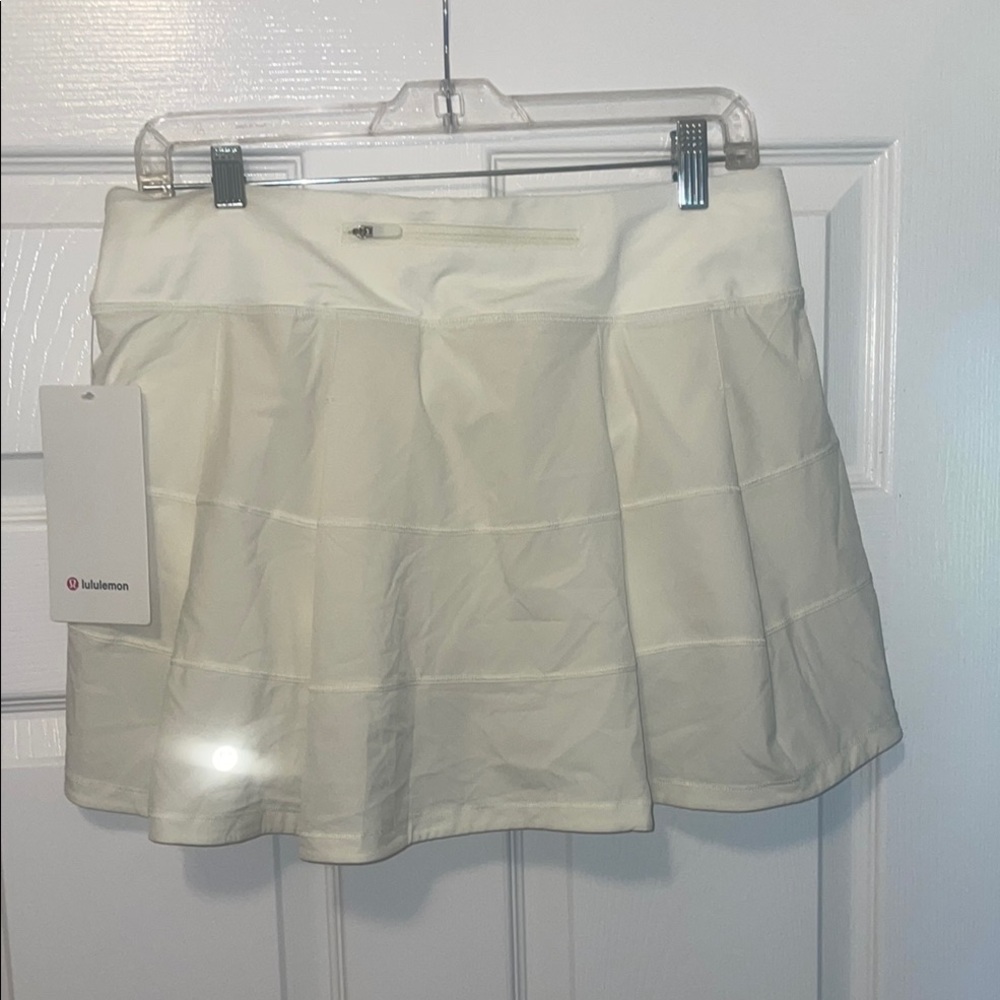 lululemon athletica Cream Athletic Shorts - Picture 3 of 4